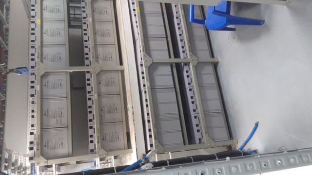Racks & Batteries SHOTO 2V 1000AH pour livrer 4000Ah sous 48 V